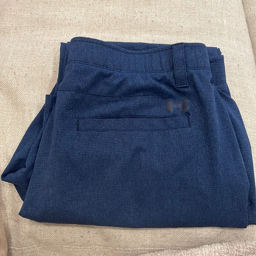 Worn once- under armour golf pant
